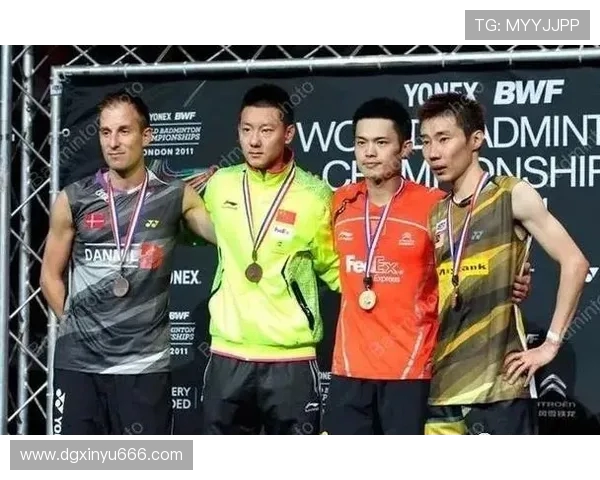 武汉排球队与南京排球队赛后复盘分析比赛节奏与战术对比