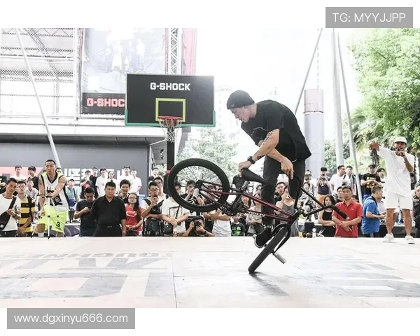 西安街舞队在滑板精英赛中以58分稳居积分榜首位