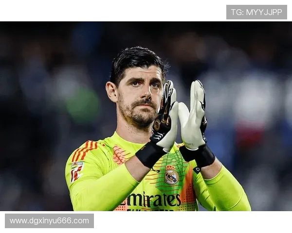 库尔图瓦:从守门员到球队灵魂的华丽蜕变与传奇之路 库尔图瓦:从守门员到球队灵魂的华丽蜕变与传奇之路