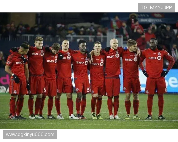 红牛战队迎战多伦多FC展现足球激情与实力的巅峰对决 红牛战队迎战多伦多FC展现足球激情与实力的巅峰对决