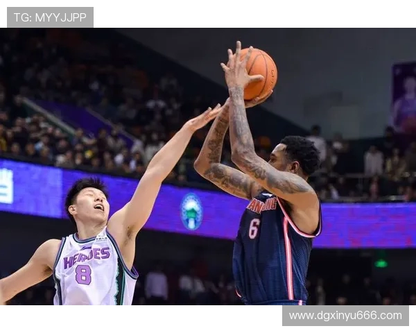 马尚布鲁克斯：从篮球场上的明星到生活中的传奇旅程